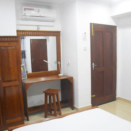 Rathna Gems Halt Hotel Ratnapura Exterior foto