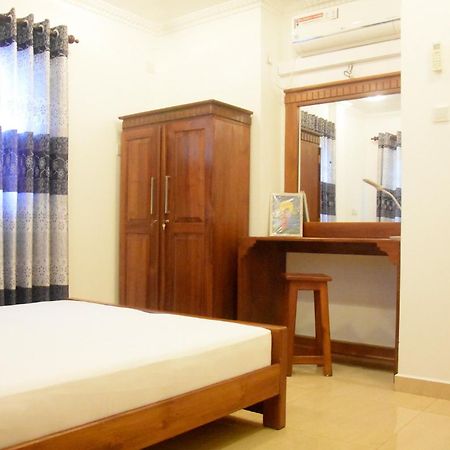 Rathna Gems Halt Hotel Ratnapura Exterior foto