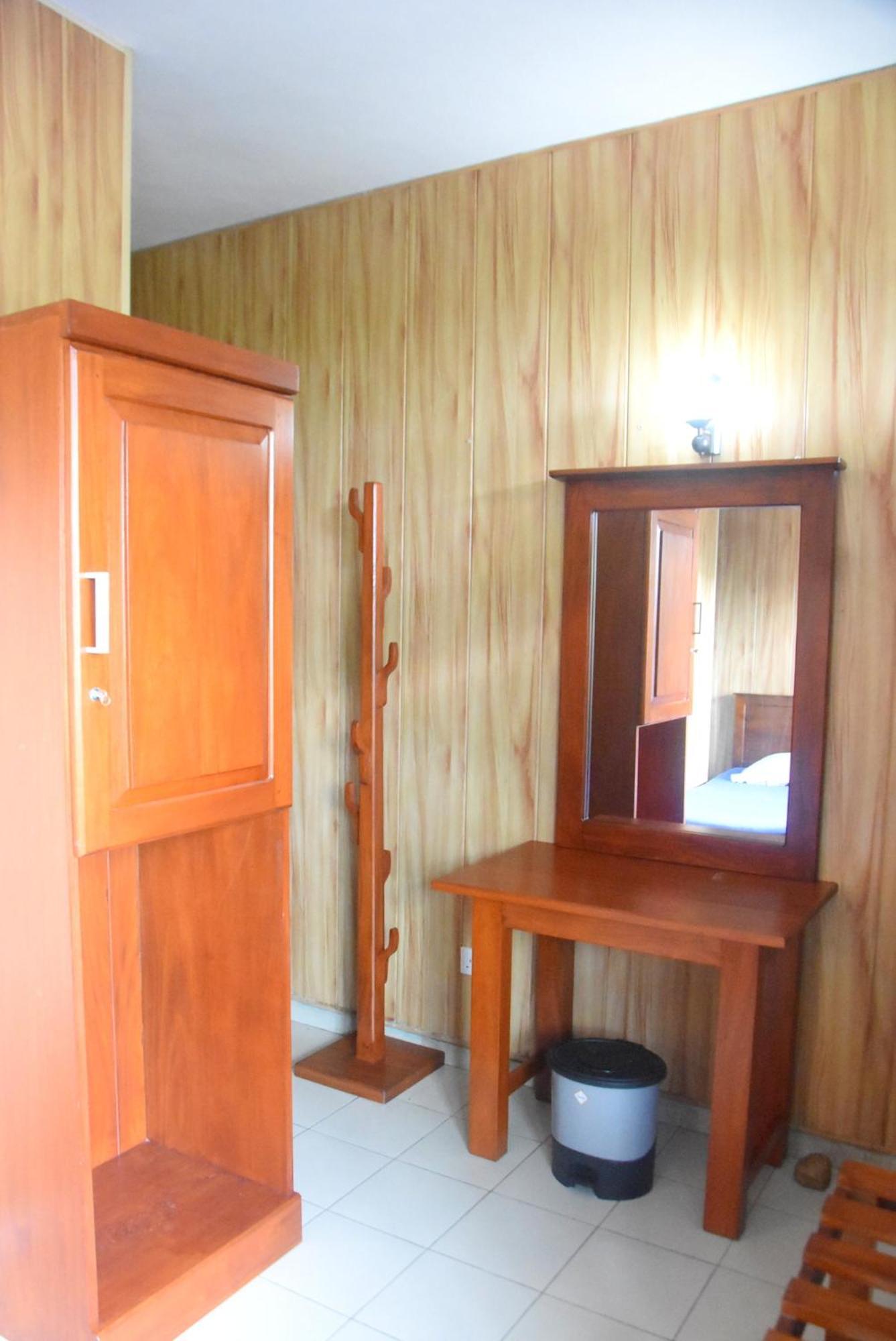 Rathna Gems Halt Hotel Ratnapura Exterior foto