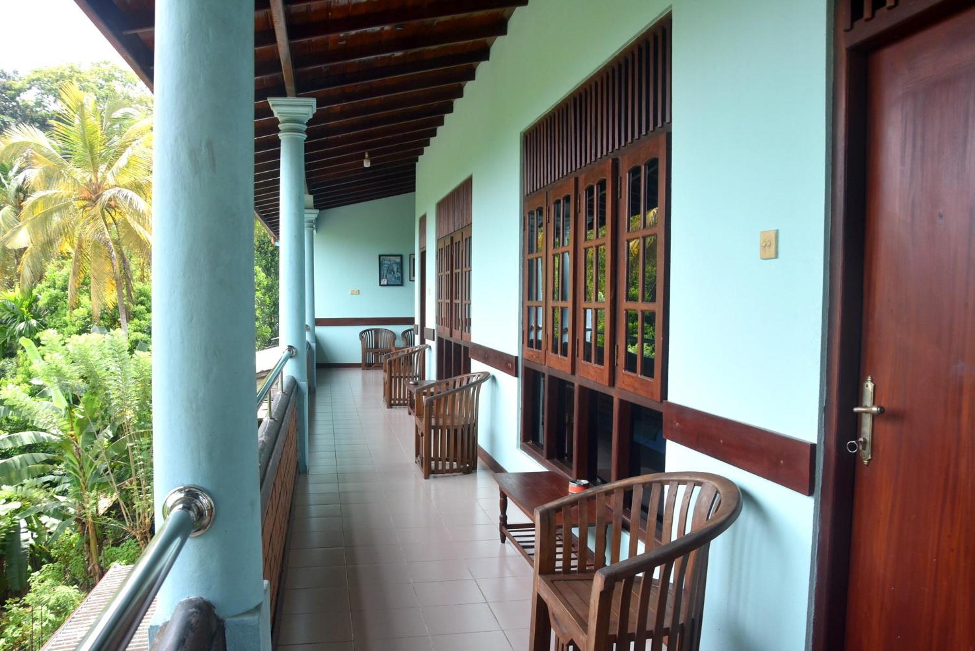 Rathna Gems Halt Hotel Ratnapura Exterior foto