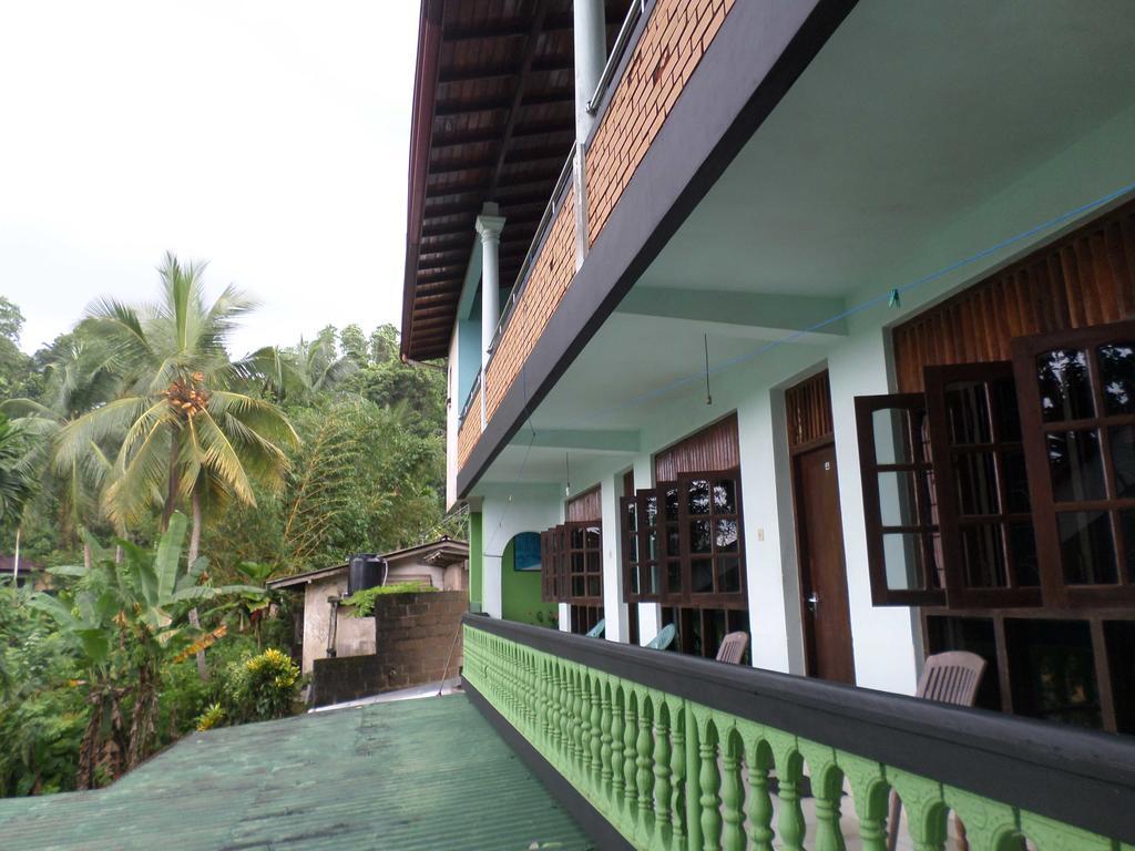 Rathna Gems Halt Hotel Ratnapura Exterior foto