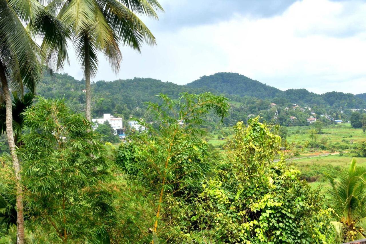 Rathna Gems Halt Hotel Ratnapura Exterior foto